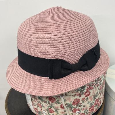 LOT 82: Collection of Women's Hats