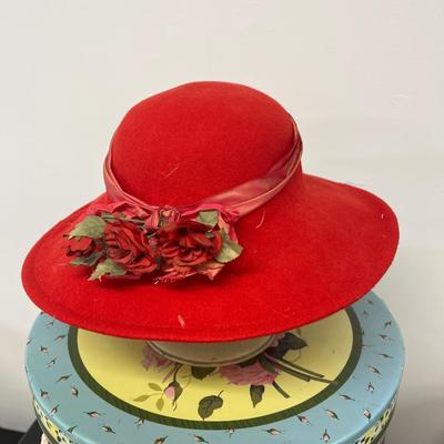 LOT 83: Hats and Hat Boxes