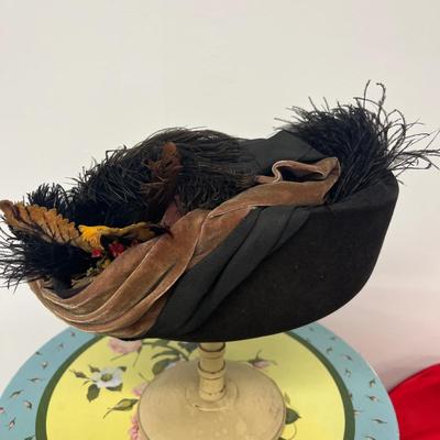 LOT 83: Hats and Hat Boxes
