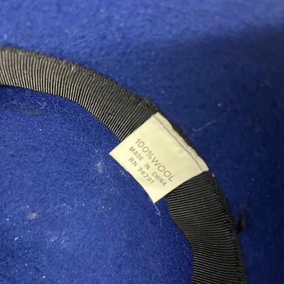 LOT 84: Vintge Hats and Hat Boxes