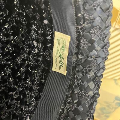 LOT 84: Vintge Hats and Hat Boxes