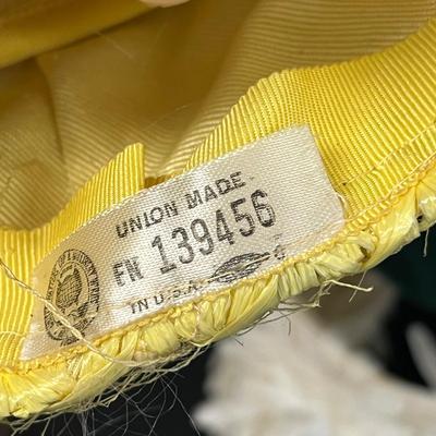 LOT 86: Ladies' Vintage Hats