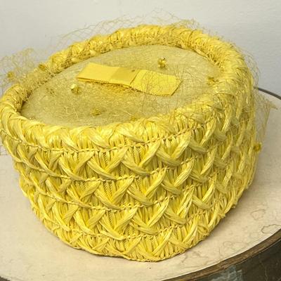 LOT 86: Ladies' Vintage Hats