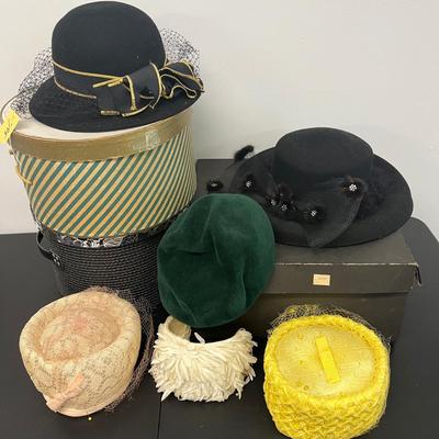 LOT 86: Ladies' Vintage Hats