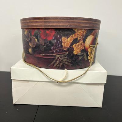 LOT 87: Vintage Women's Hats and Hat Boxes