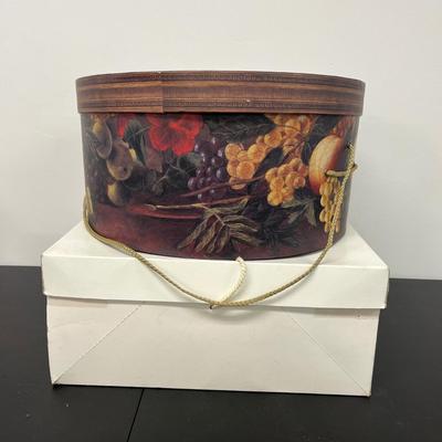 LOT 87: Vintage Women's Hats and Hat Boxes