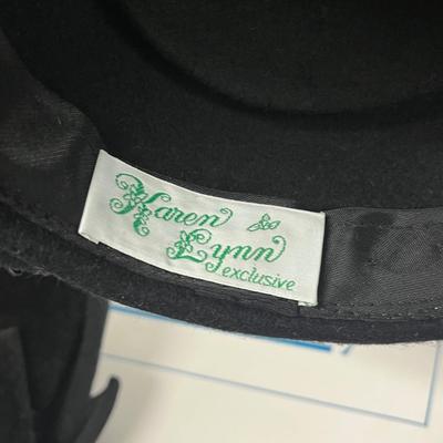 LOT 87: Vintage Women's Hats and Hat Boxes