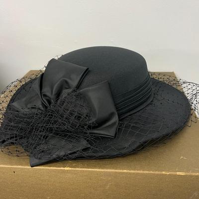 LOT 88: HATS!