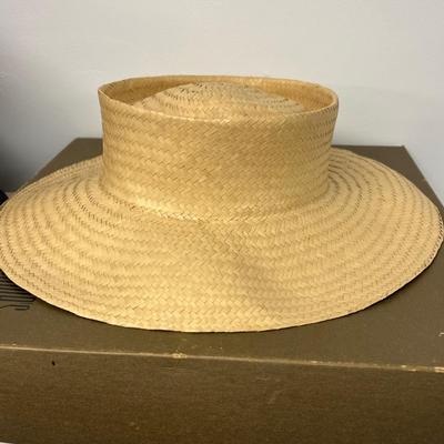 LOT 88: HATS!