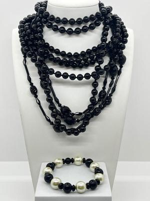 LOT 166J: Vintage Black Glass Bead Lot