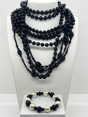 LOT 166J: Vintage Black Glass Bead Lot