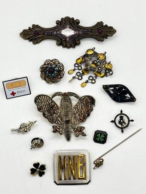 LOT: 171J: Vintage/Antique Pins