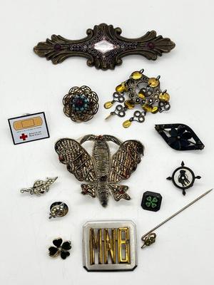 LOT: 171J: Vintage/Antique Pins