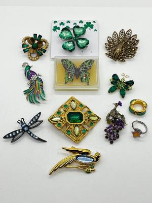 LOT 172J: Vintage Brooches and More
