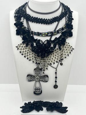LOT: 180J: Vintage Seed Beaded Necklace, Black Lace Bead Necklace, Shoe Clips and More
