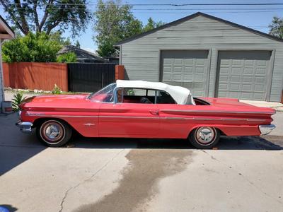 1960 Pontiac Bonneville Convertible – Classic American Cruiser