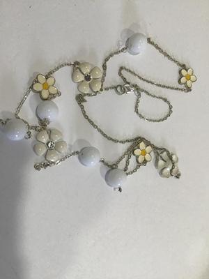 Daisy Costume Necklace