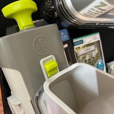 Kitchen Appliances Lot - Keurig, Cuisinart, Pampered Chef