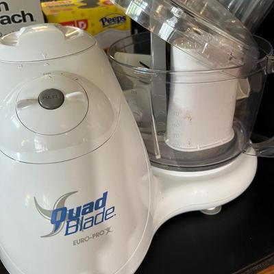 Kitchen Appliances Lot - Keurig, Cuisinart, Pampered Chef