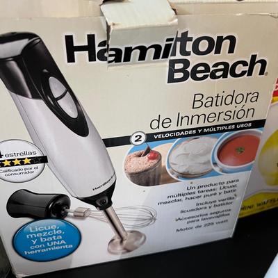 Kitchen Appliances Lot - Keurig, Cuisinart, Pampered Chef