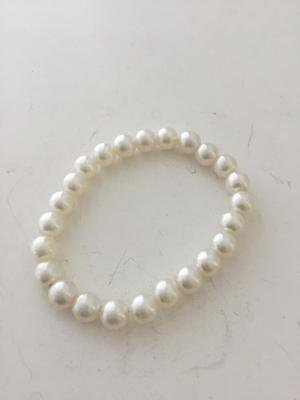 Faux pearl beaded stretchy bracelet