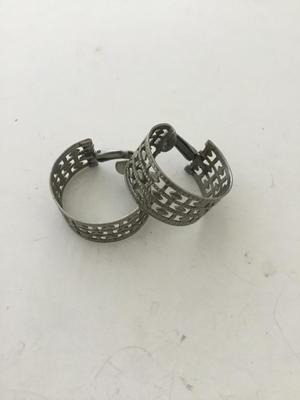 Silver tone unmarked vintage clip on earrings