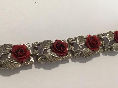 Beautiful Vintage locking Rose and Silver Tone Bracelet