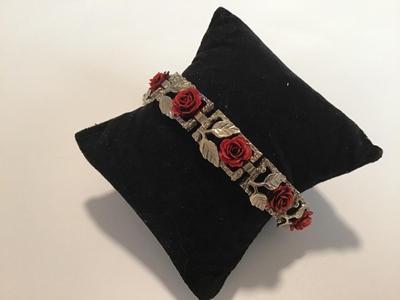 Beautiful Vintage locking Rose and Silver Tone Bracelet