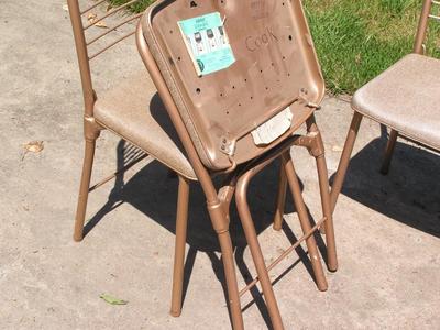 Set of 4 extra sturdy folding chairs “Cosco”
