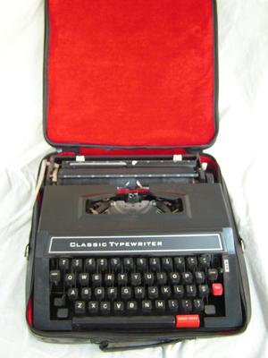 Vintage portable “Classic Typwriter” with carry bag,