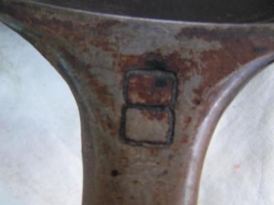 Vintage “Griswold” #8 cast iron skillet. 10-1/2" dia. at the lip. NICE