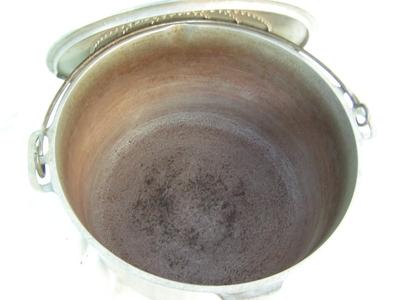 ARMY WWII era vintage aluminum cooking pot. BIG.