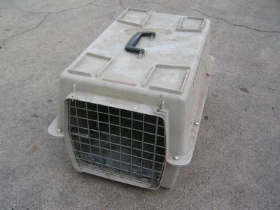 Small pet carrier, good condition, just needs cleaned up