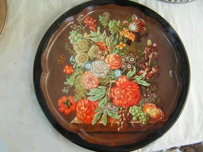 3 LARGE tins, 1 tray, 1 round can, 1 oval can
