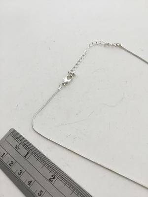Silver tone unmarked black pendant necklace