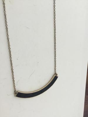 Gold tone unmarked collar necklace