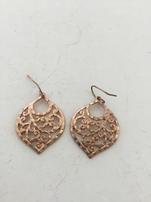 Gold tone unmarked fashion earrings