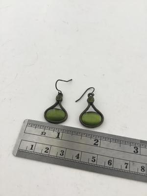 Green dangle fashion earrings