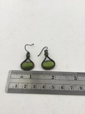 Green dangle fashion earrings