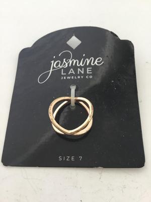 Jasmine lane size 7 gold tone ring