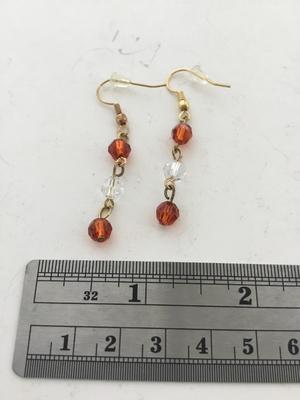 Gold tone unmarked dangle earrings