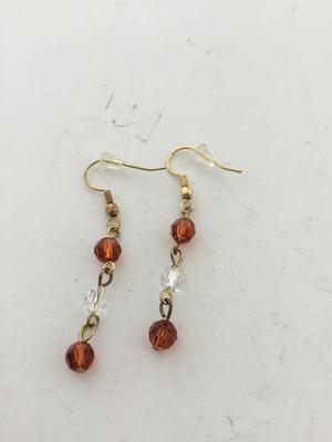 Gold tone unmarked dangle earrings