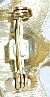 VINTAGE Brushed Gold Tone Puffy Angelfish BROOCH (1¾" x 1¾")