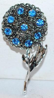 9 BLUE Stones Circular Flower BROOCH (2¾" x 1¼") with Silver Tone Leaf Stem