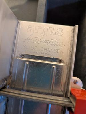 Argus 300 Slide Projector With Automatic Slide Changer