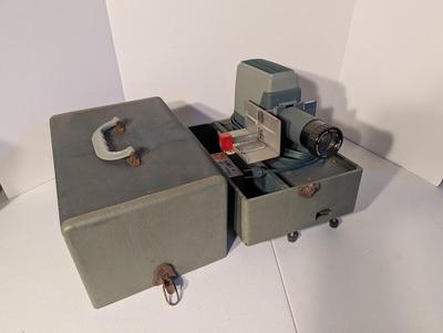 Argus 300 Slide Projector With Automatic Slide Changer
