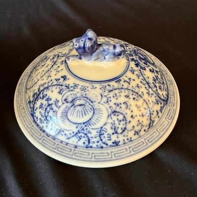 Porcelain Ginger Jar with Foo Dog Finial (K-HS)