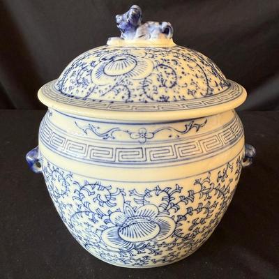 Porcelain Ginger Jar with Foo Dog Finial (K-HS)