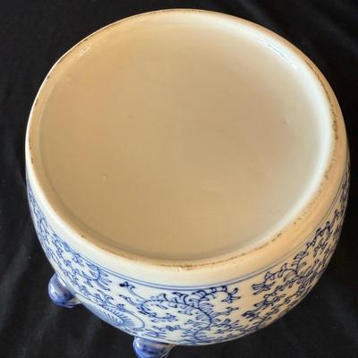 Porcelain Ginger Jar with Foo Dog Finial (K-HS)