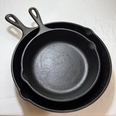 Two Lodge Cast Iron Pans (K-HS)